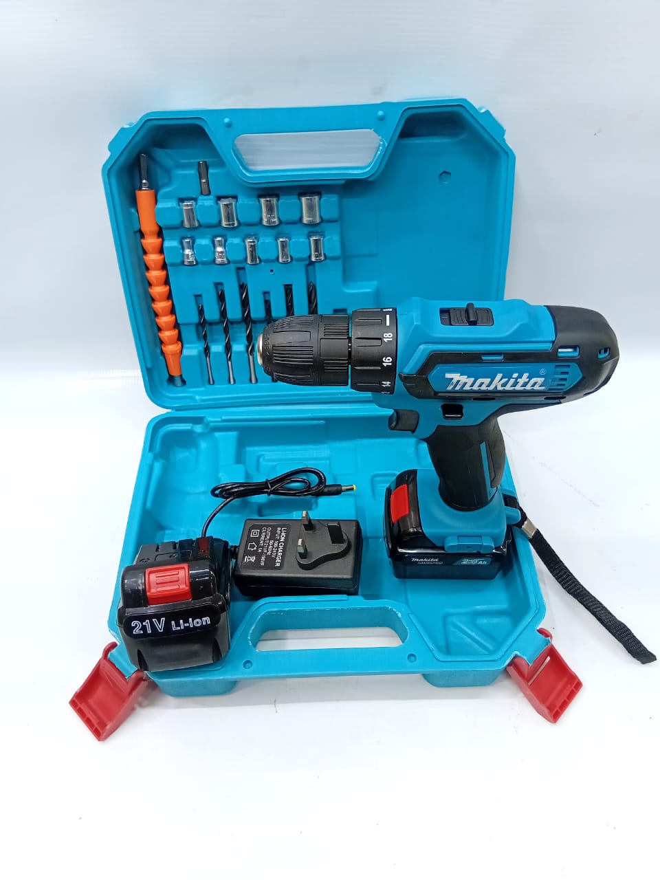 Makita cordless 21v impact drill
